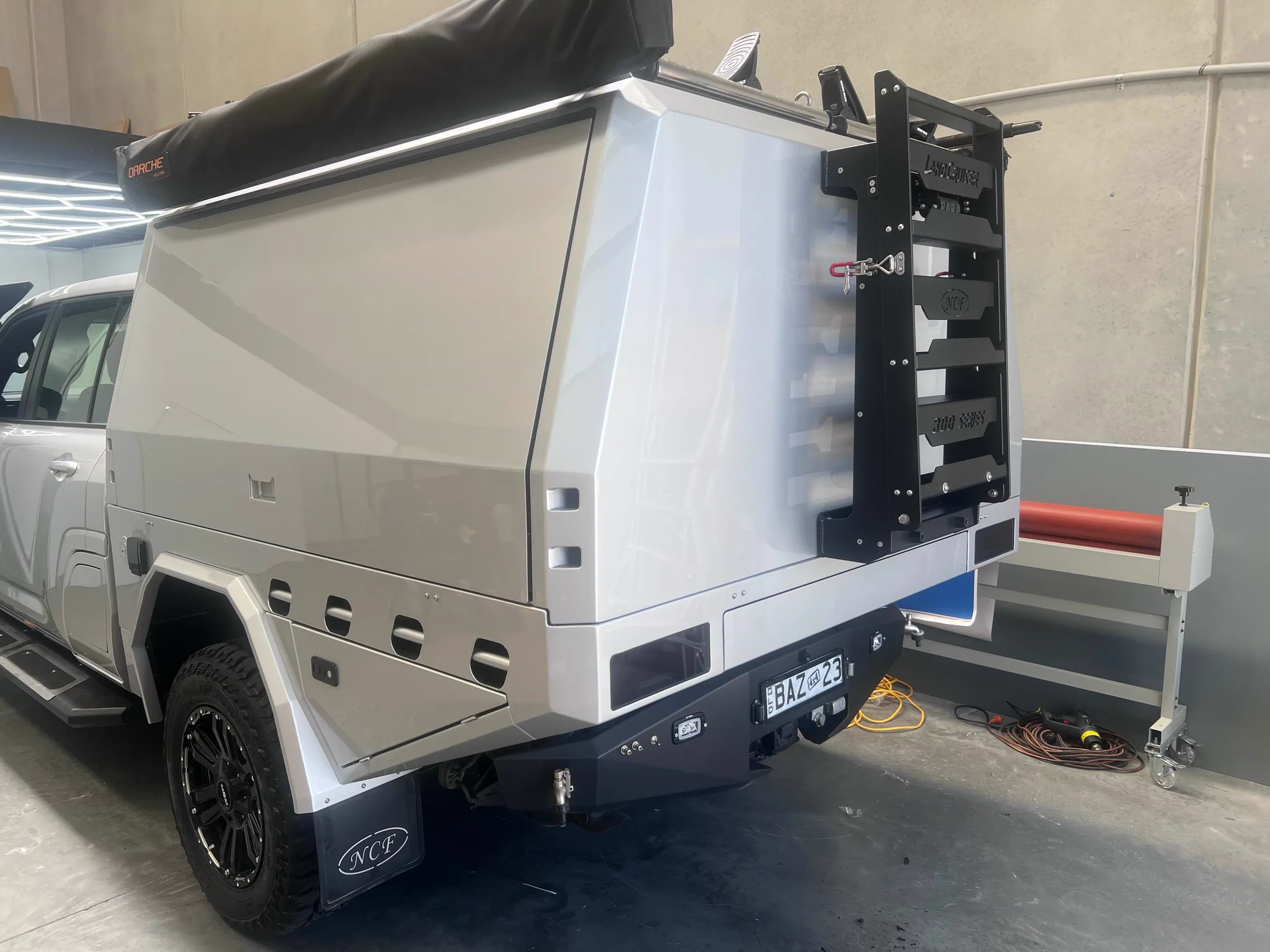 Gloss colour-change finish on a utility canopy