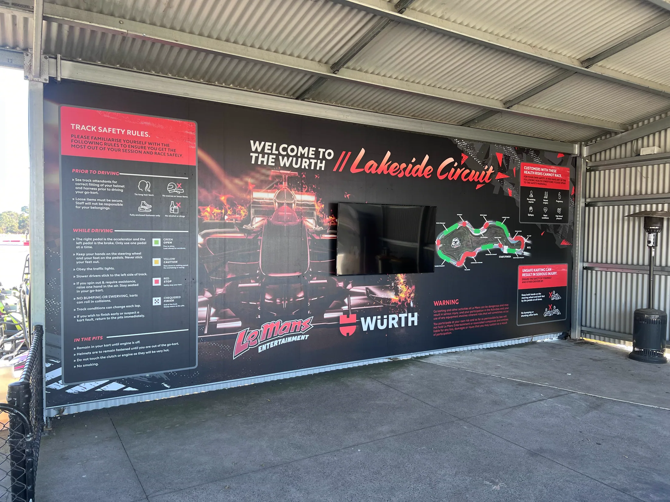 Lakeside Circuit directional venue graphics